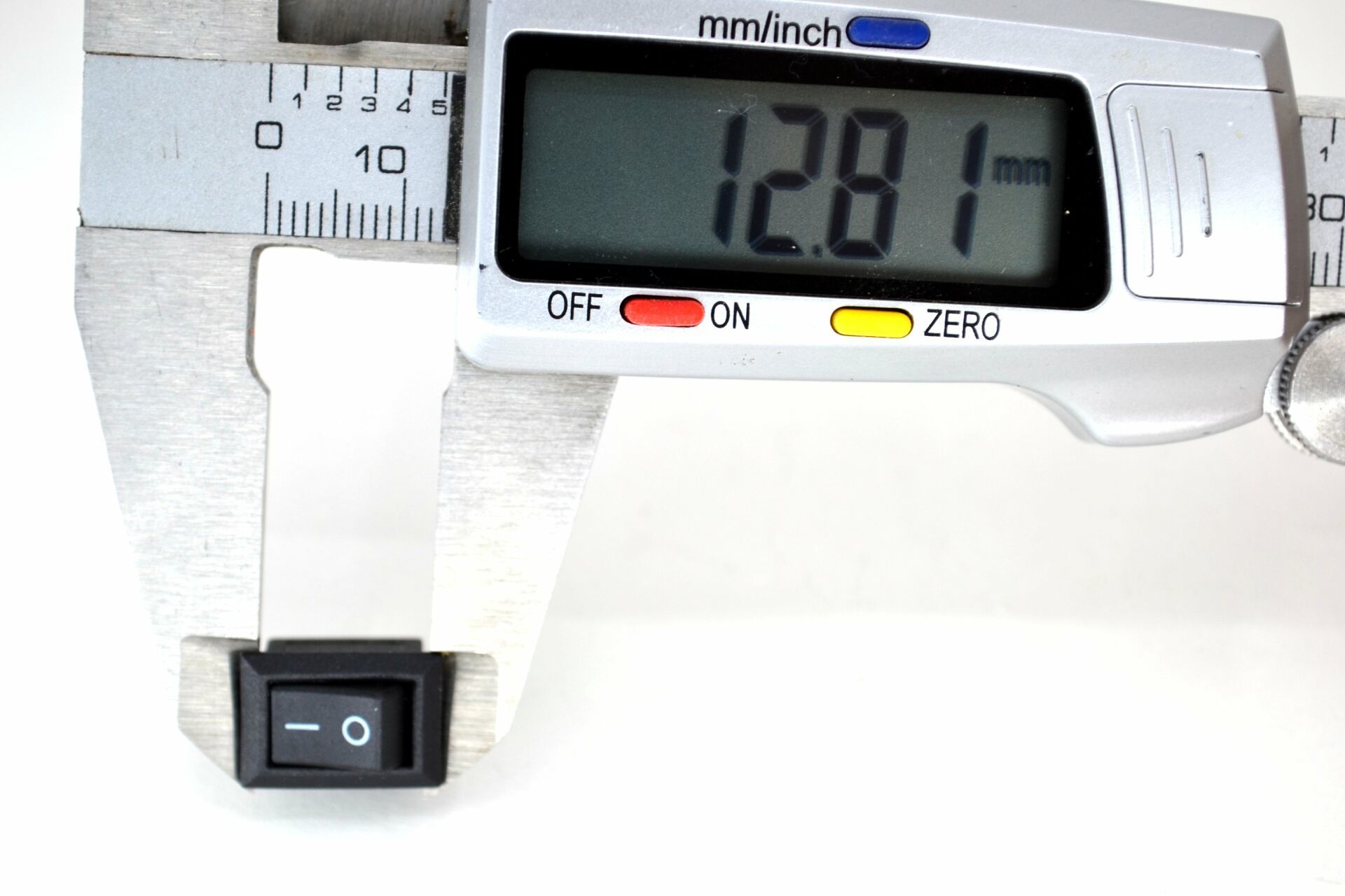 Picture of Mini Dikdörtgen Siyah Elektrik Anahtarı 1-0 Işıksız Rocker 12V-220V