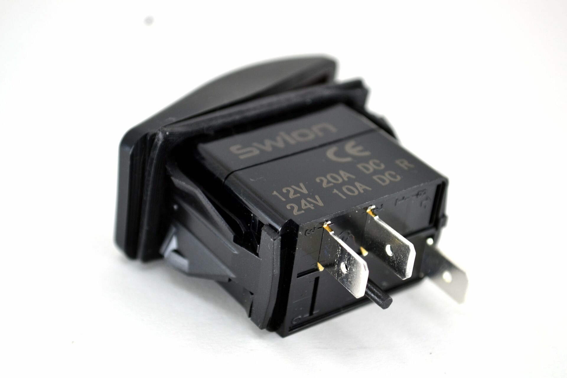 Picture of Marine Karavan Anahtar 12V 24V Kırmızı Işıklı Carling Tip 1-0