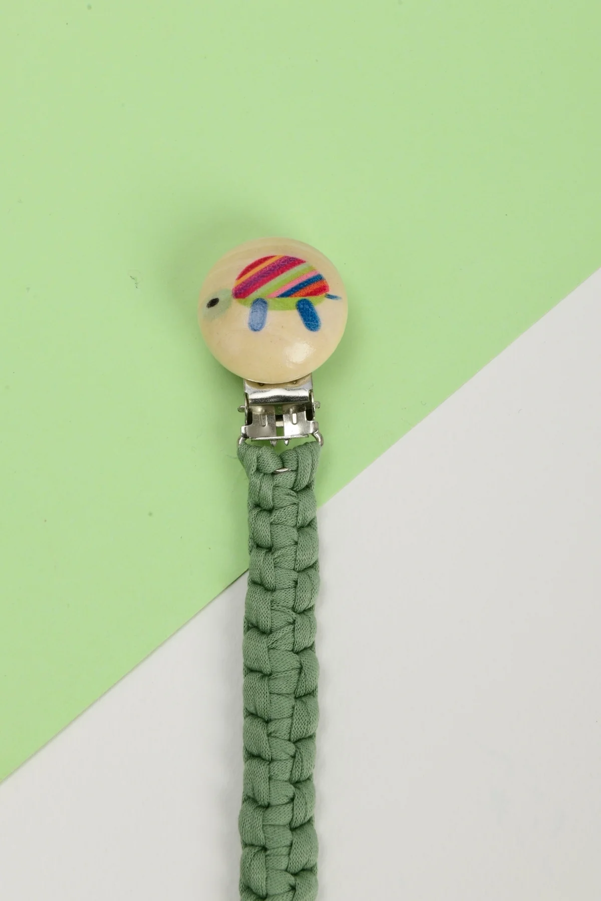 Picture of El Örmesi Doğal Ahşap Emzik Askısı - Kaplumbağa - Yeşil