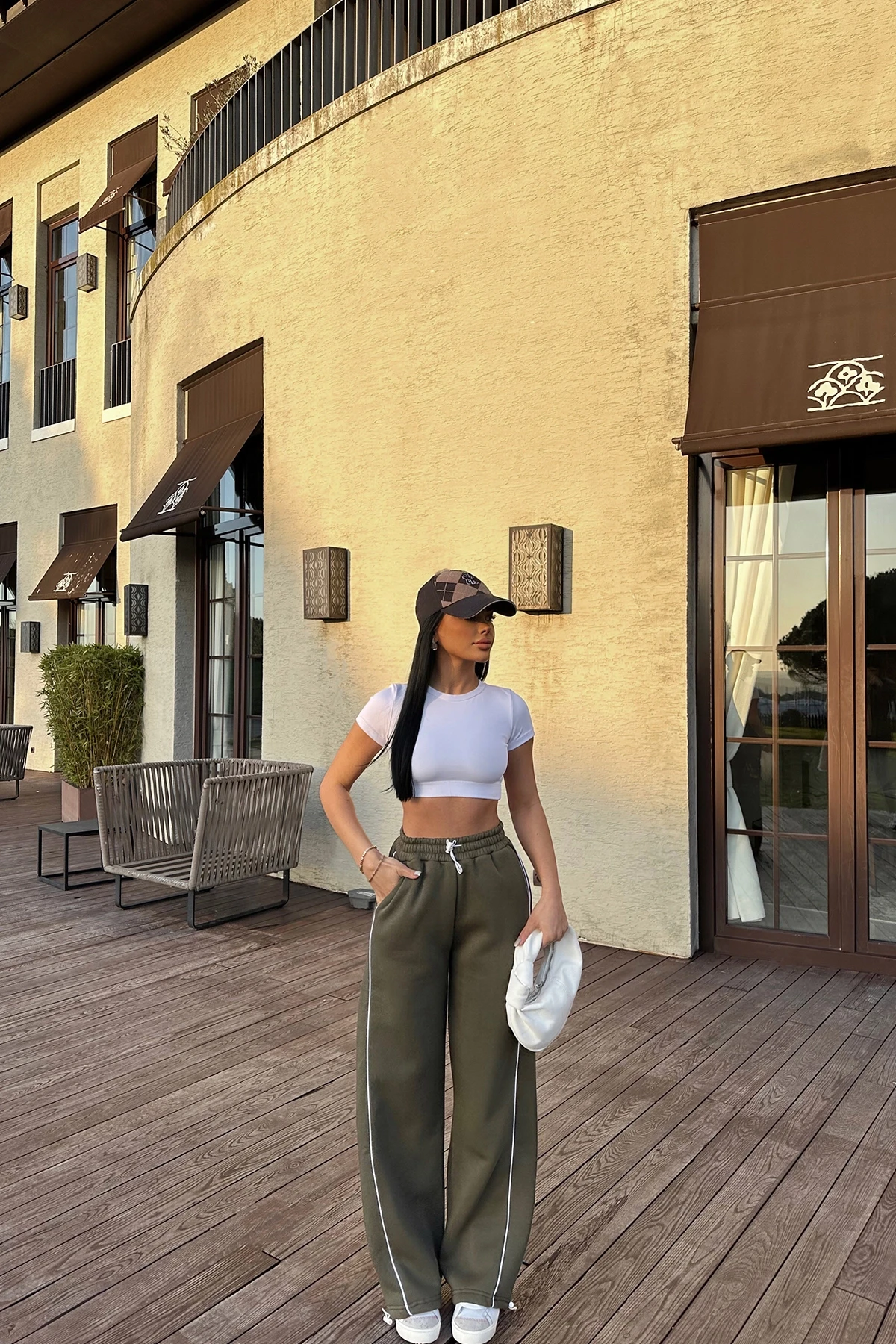 Picture of Khaki Basic Sweatpants