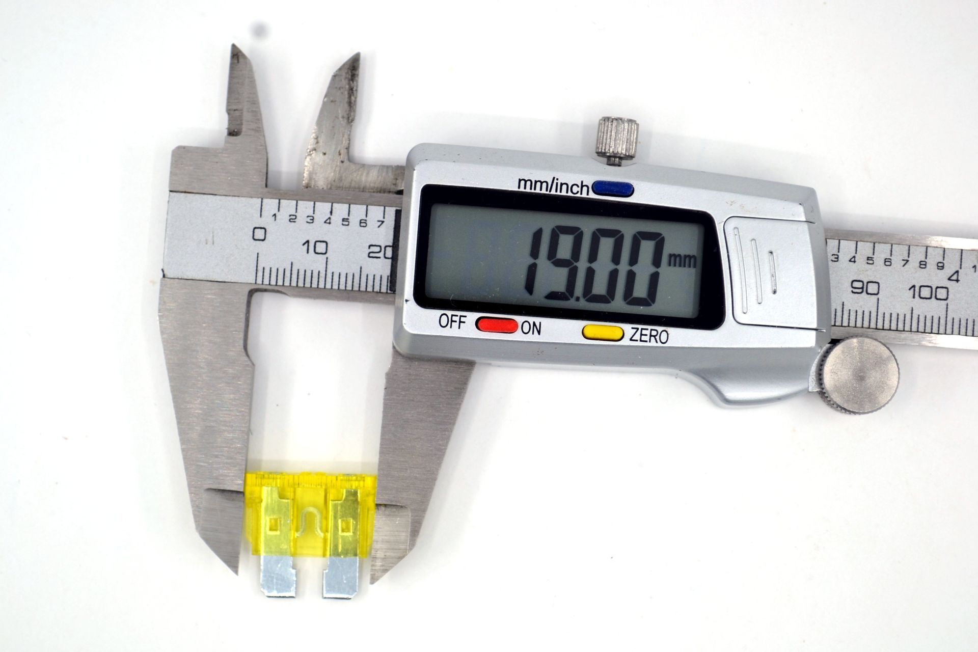 Picture of 100 Adet 20A Sarı Standart Oto Bıçak Sigorta 12V - 32V DC