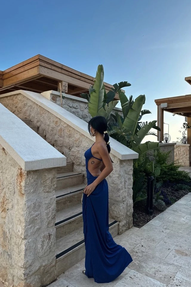 Picture of Sax Antonella Dress With Low-cut Back And Accessories