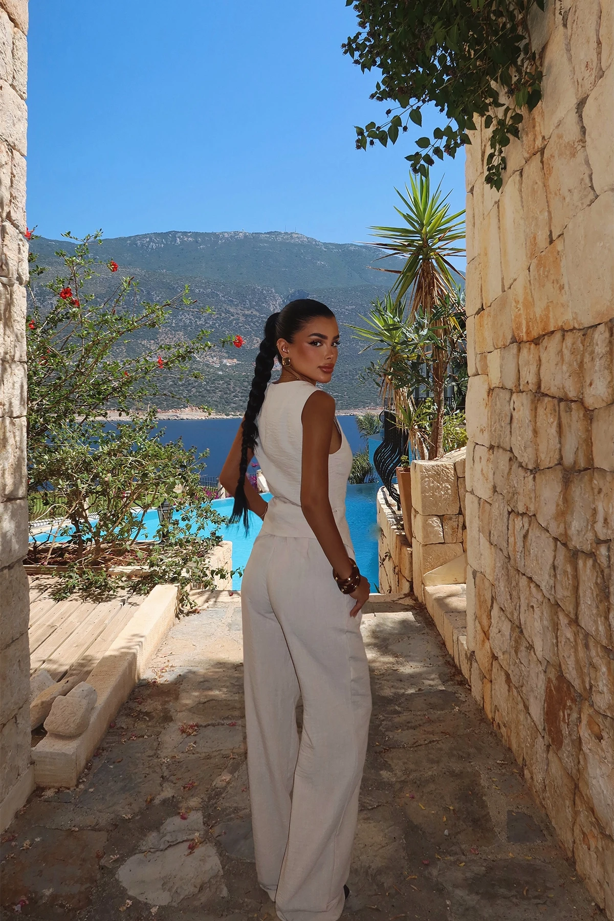 Picture of Cream Zaika Suit