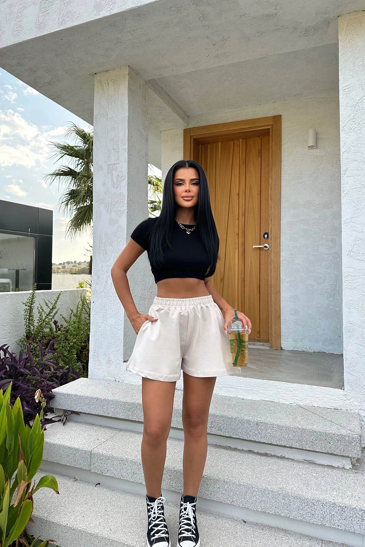 Picture of Cream Basic Shorts