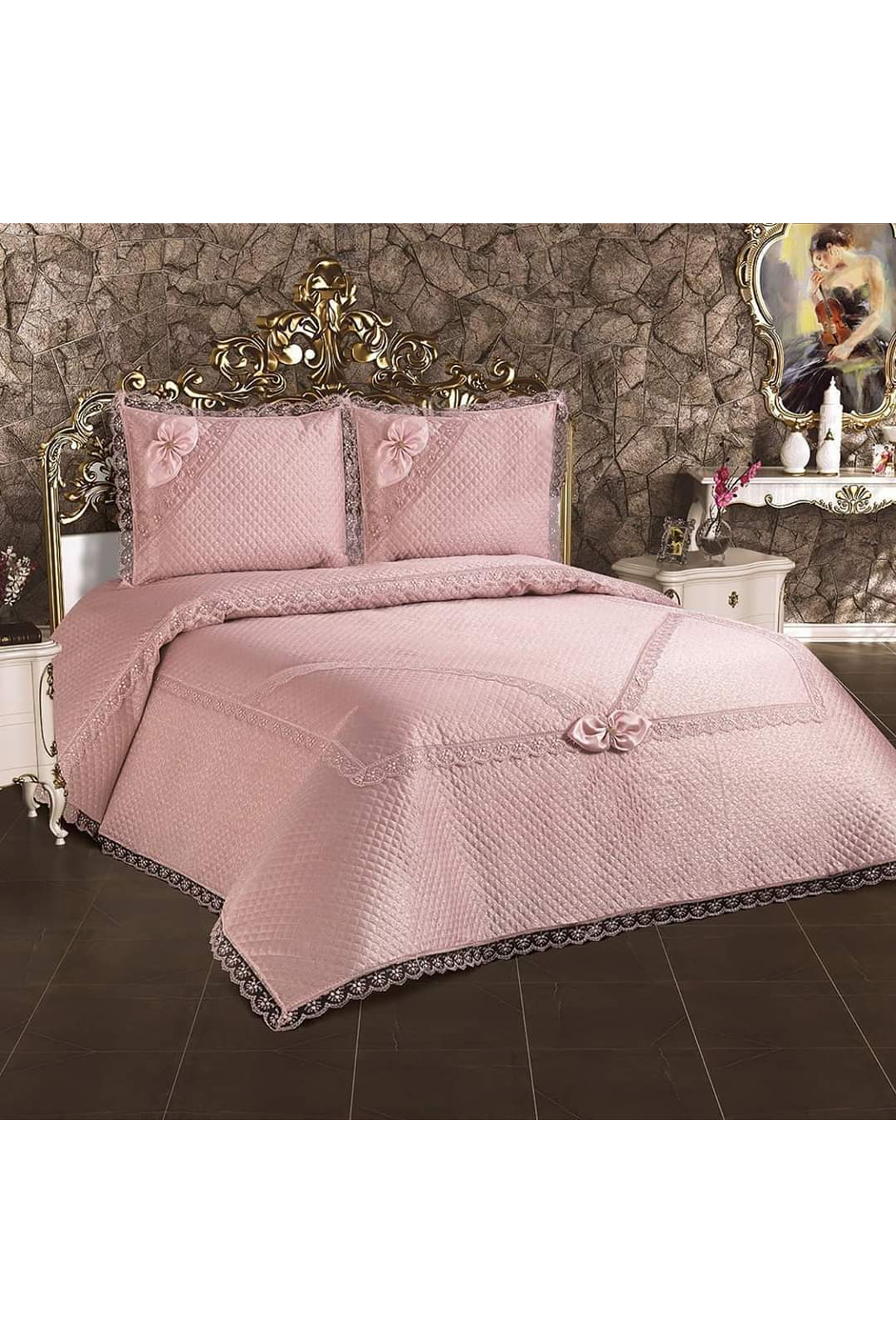 Picture of Gelincik Kapitoneli Fransız Güpürlü Yatak Örtüsü Pudra