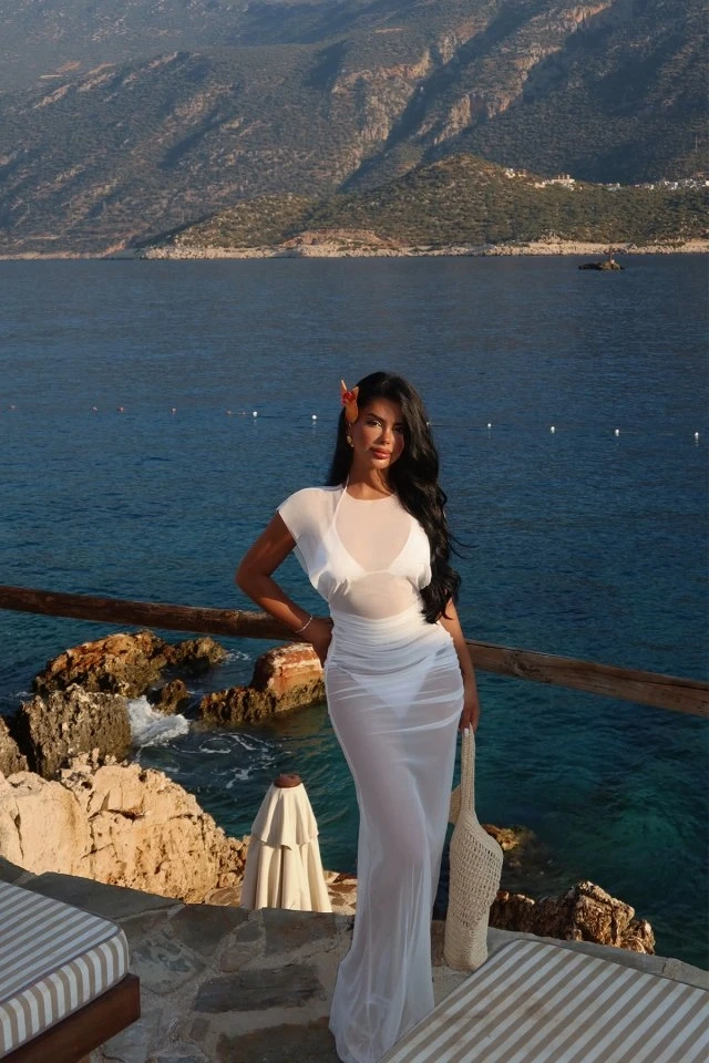 Picture of White Basic Dress