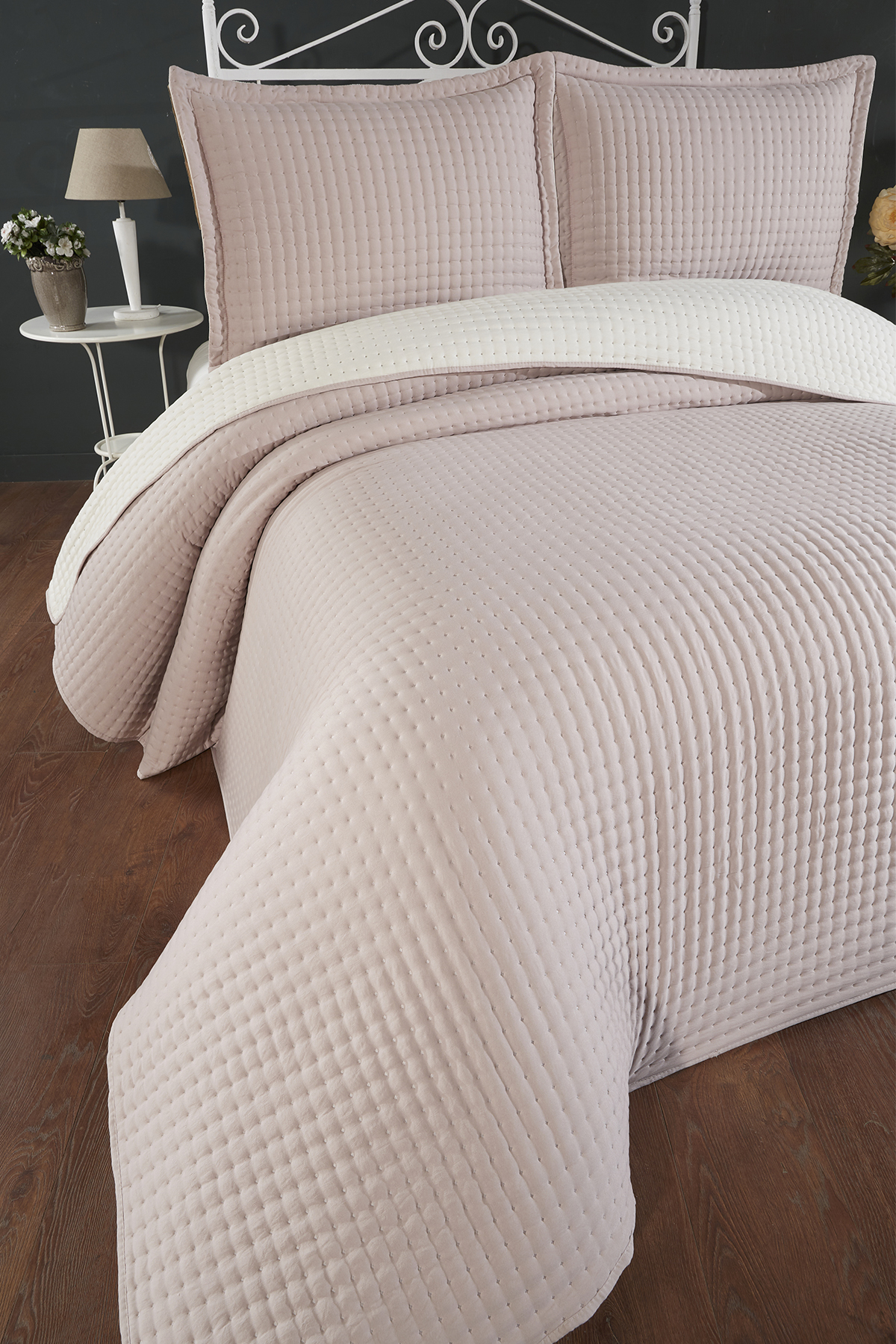 Picture of Elisa Dolgulu Çift Taraflı Çift Kişilik 240x260 Cm Yatak Örtüsü Pudra