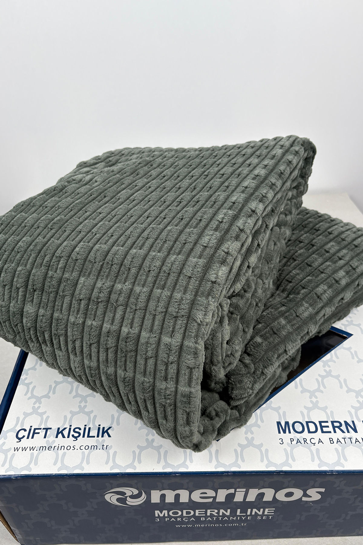 Picture of Merinos Twist Çift Kişilik Battaniye Seti Antrasit