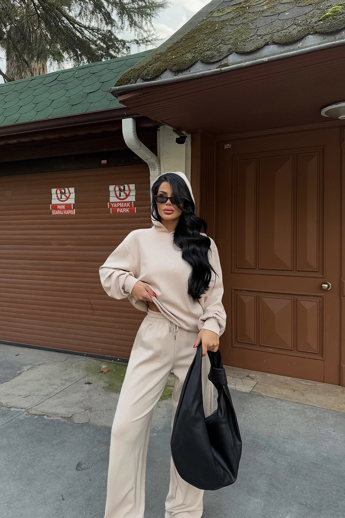 Picture of Cream Agostina Set