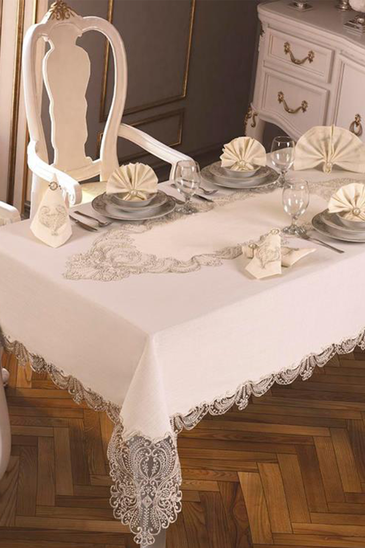 Picture of Fransız Güpürlü Yasemin Kadife Tek Masa Örtüsü Krem Krem