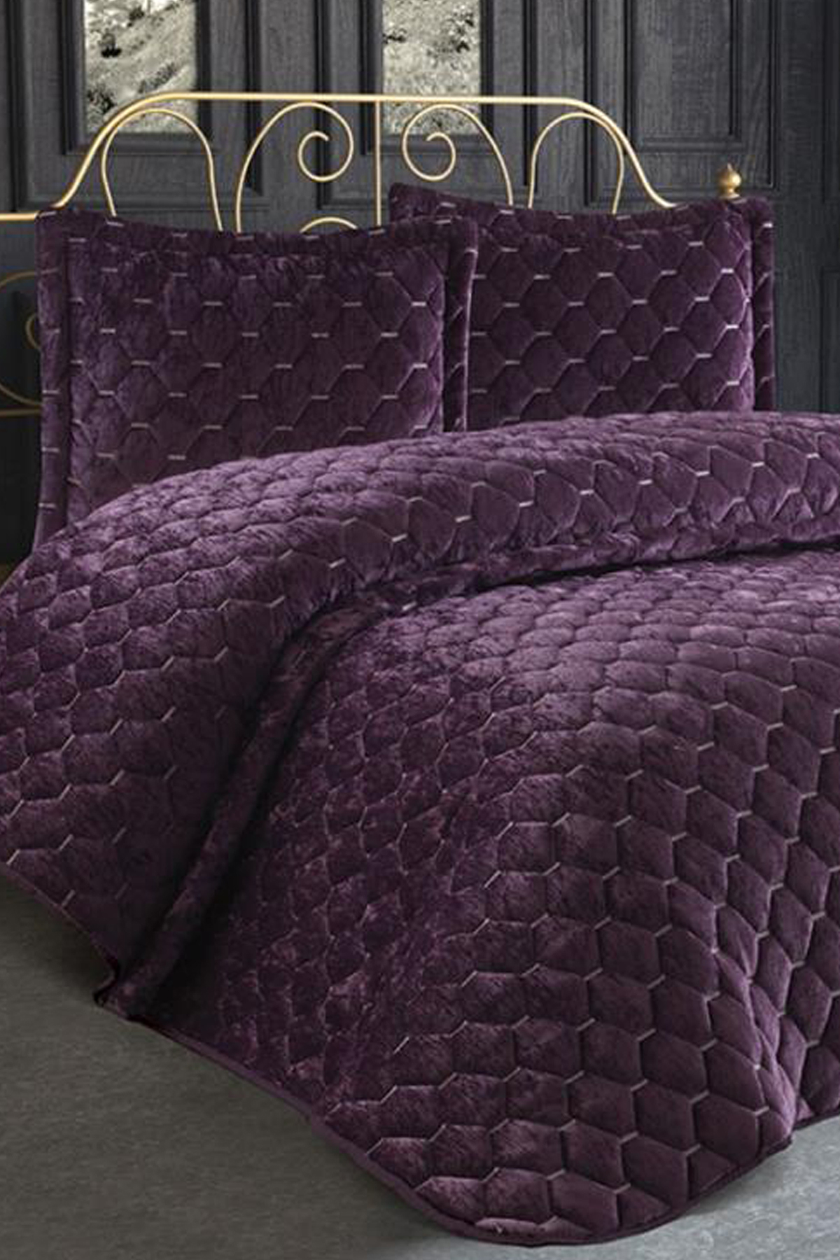 Picture of Lima Kadife Dolgulu Çift Kişilik Yatak Örtüsü Mürdüm