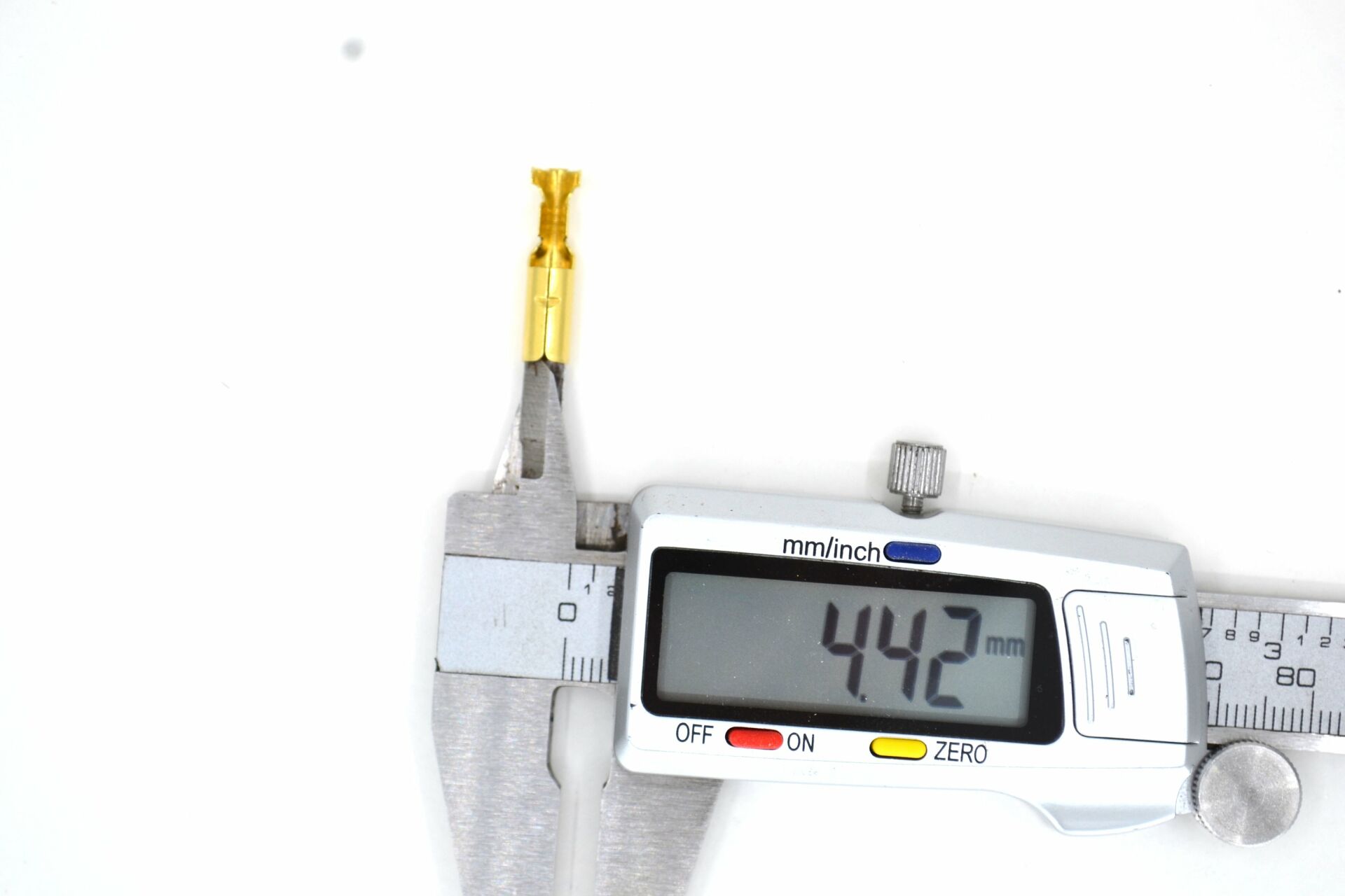 Picture of 300 Adet Yuvarlak Dişi Fiş Pirinç Kablo Ucu