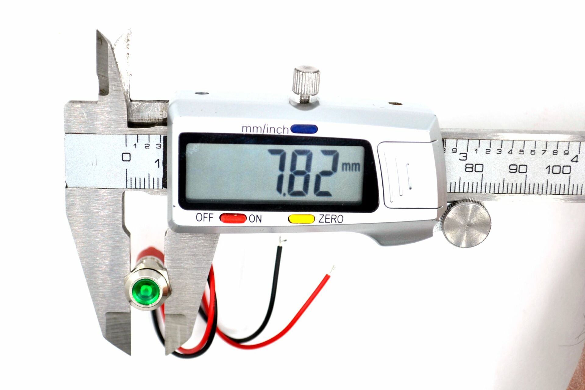 Picture of Kablolu 8mm Mini Metal Yeşil Göz Lamba Led 12V 24V MT-G8KY