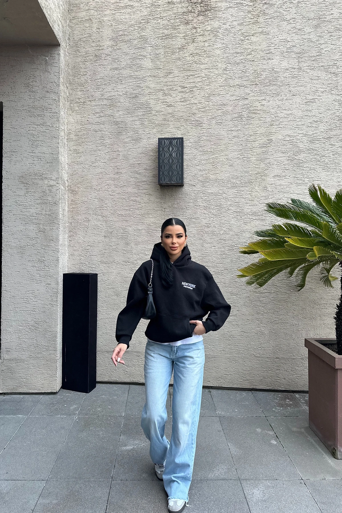 Picture of Black New York Written Hooded Sweat