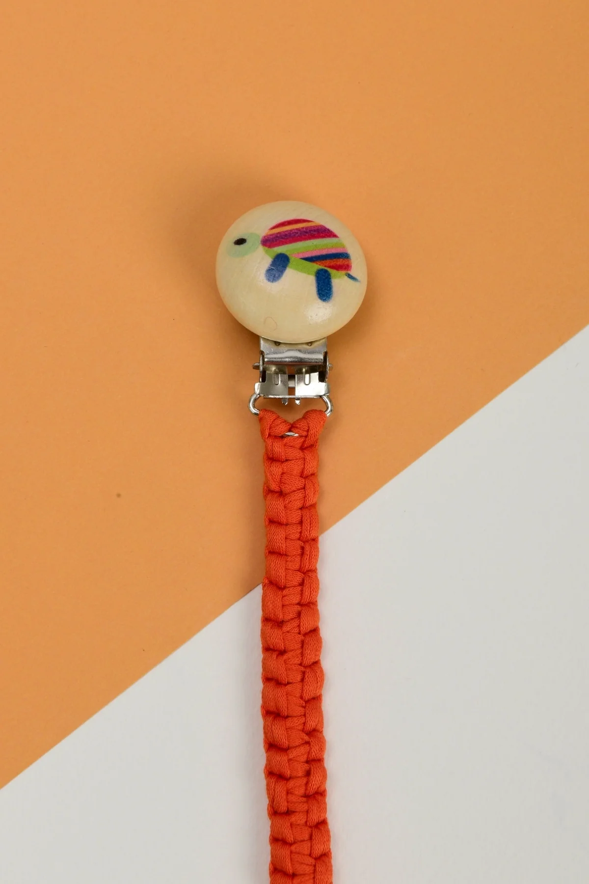 Picture of El Örmesi Doğal Ahşap Emzik Askısı - Kaplumbağa - Turuncu