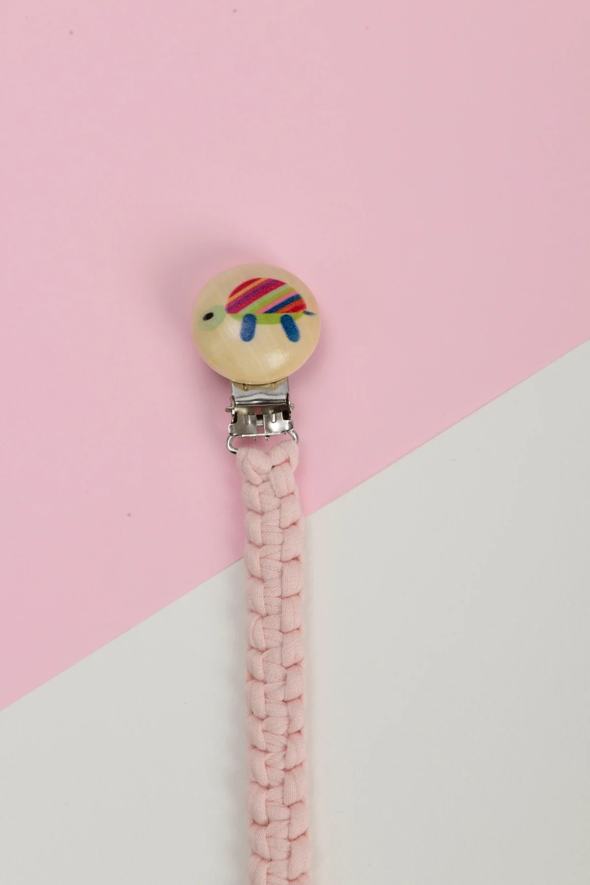 Picture of El Örmesi Doğal Ahşap Emzik Askısı - Kaplumbağa - Pembe