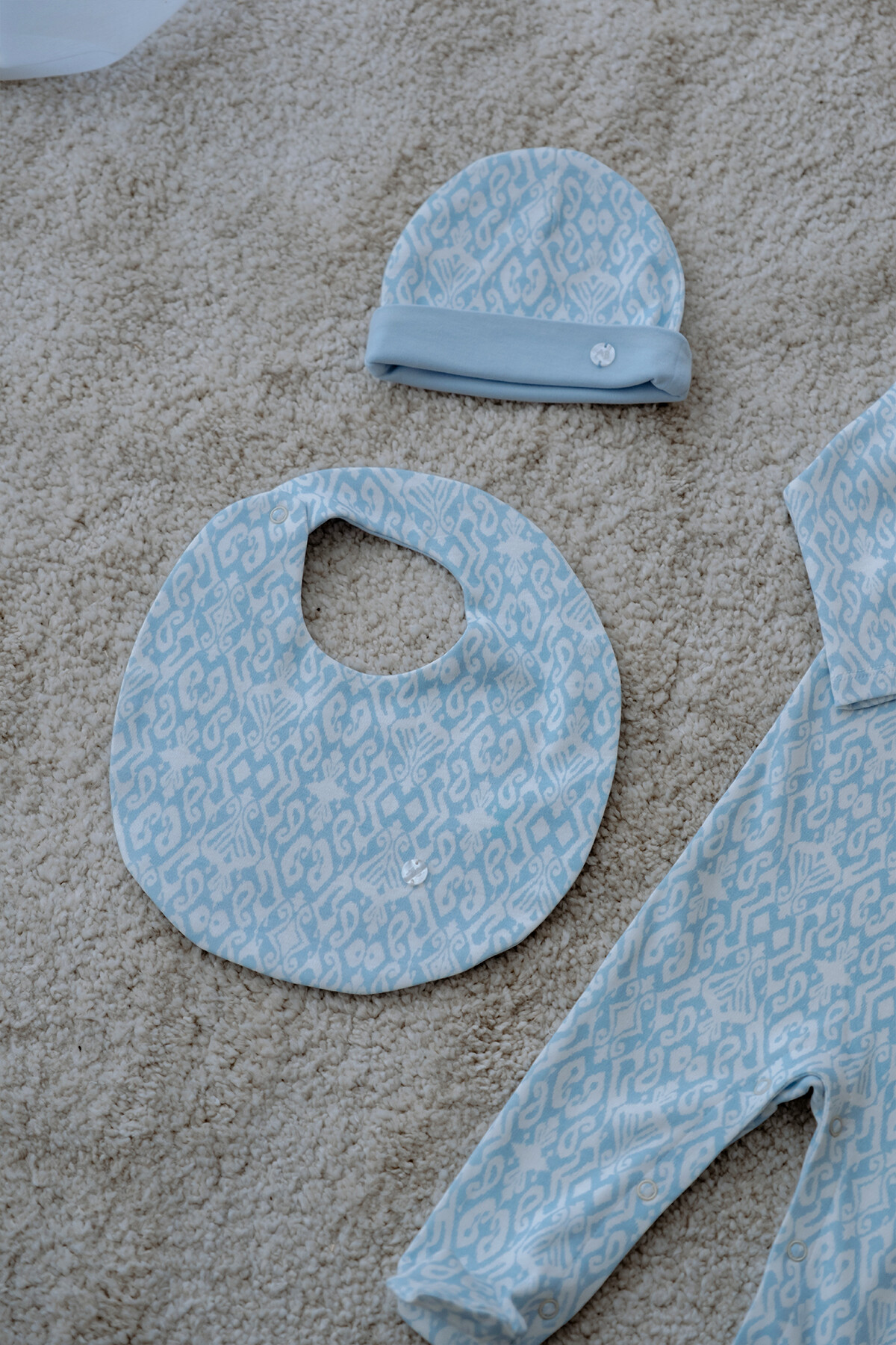 Picture of Yenidoğan Önlük & Şapka Seti - İkat / Mavi