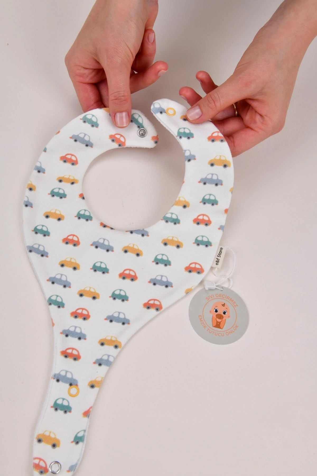 Picture of İkinci Şans - Sıvı Geçirmez Emzik Tutucu Mama Önlüğü - Renkli Arabalar