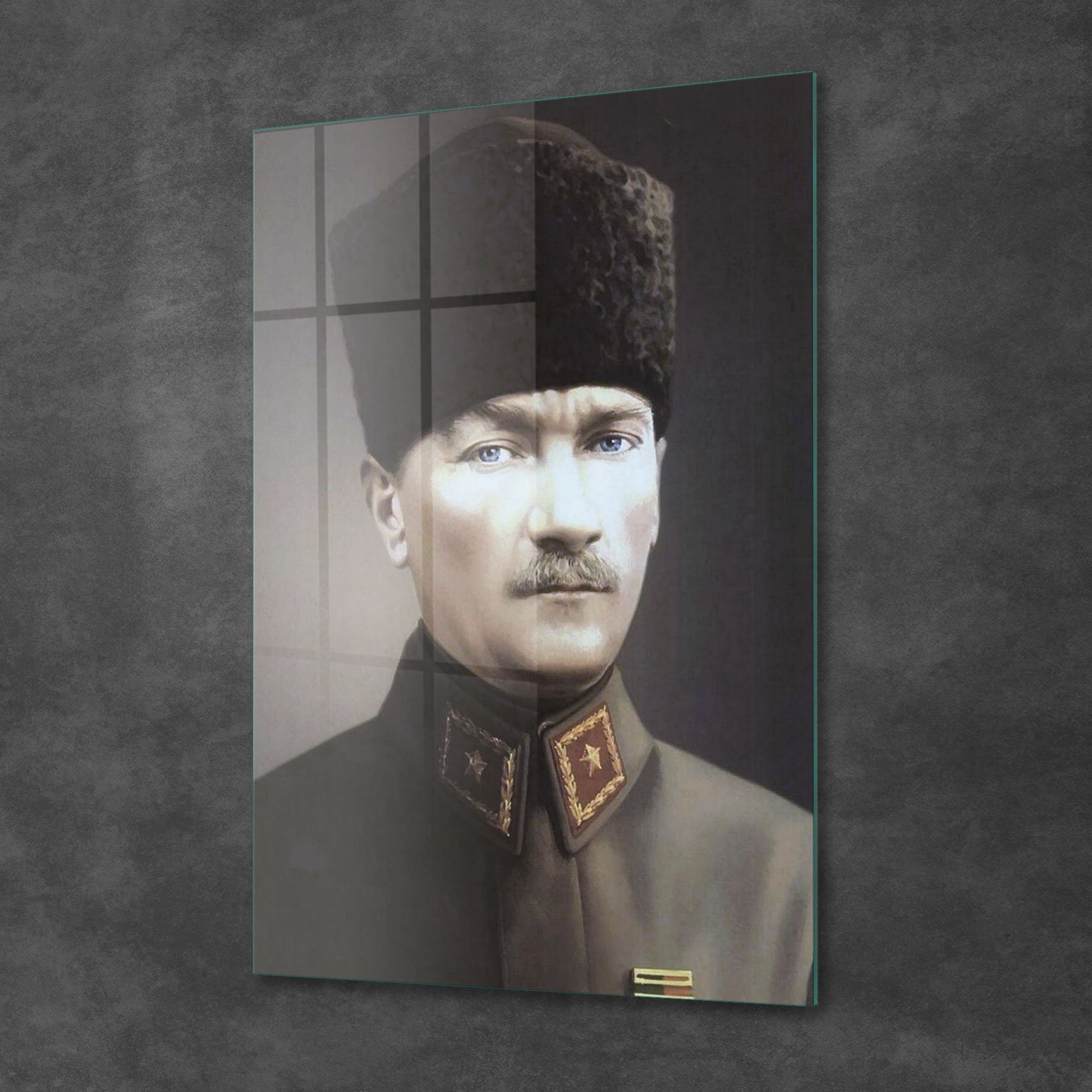 Picture of Decovetro Askeri Üniformalı Atatürk Cam Tablo 70x100 cm