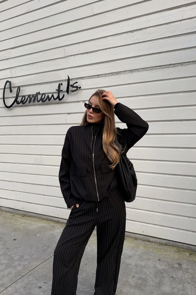 Picture of Black Pocket Detailed Trousers Suit