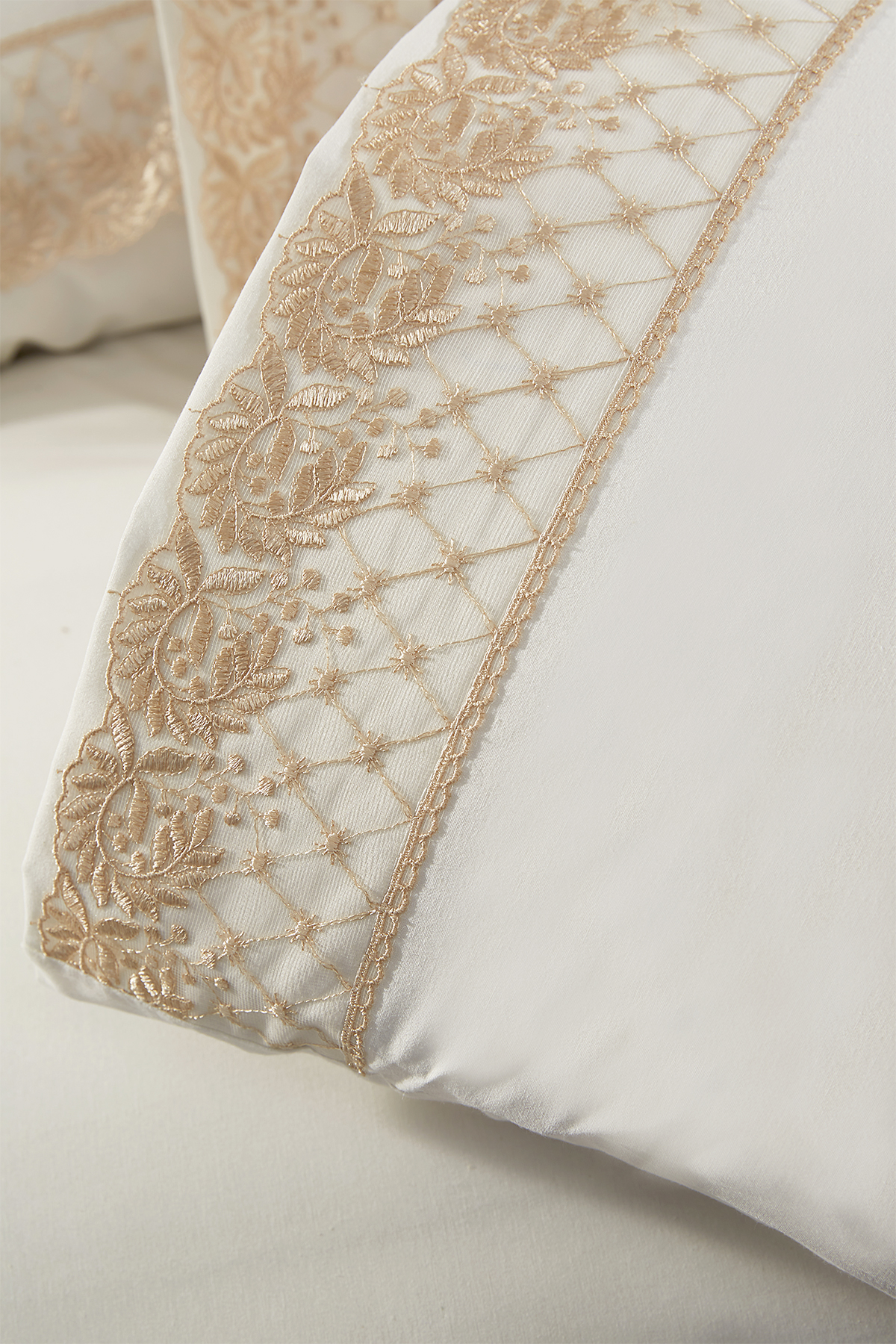 Picture of Fransız Dantelli Suzan Çeyizlik Nevresim Takımı Krem Cappucino