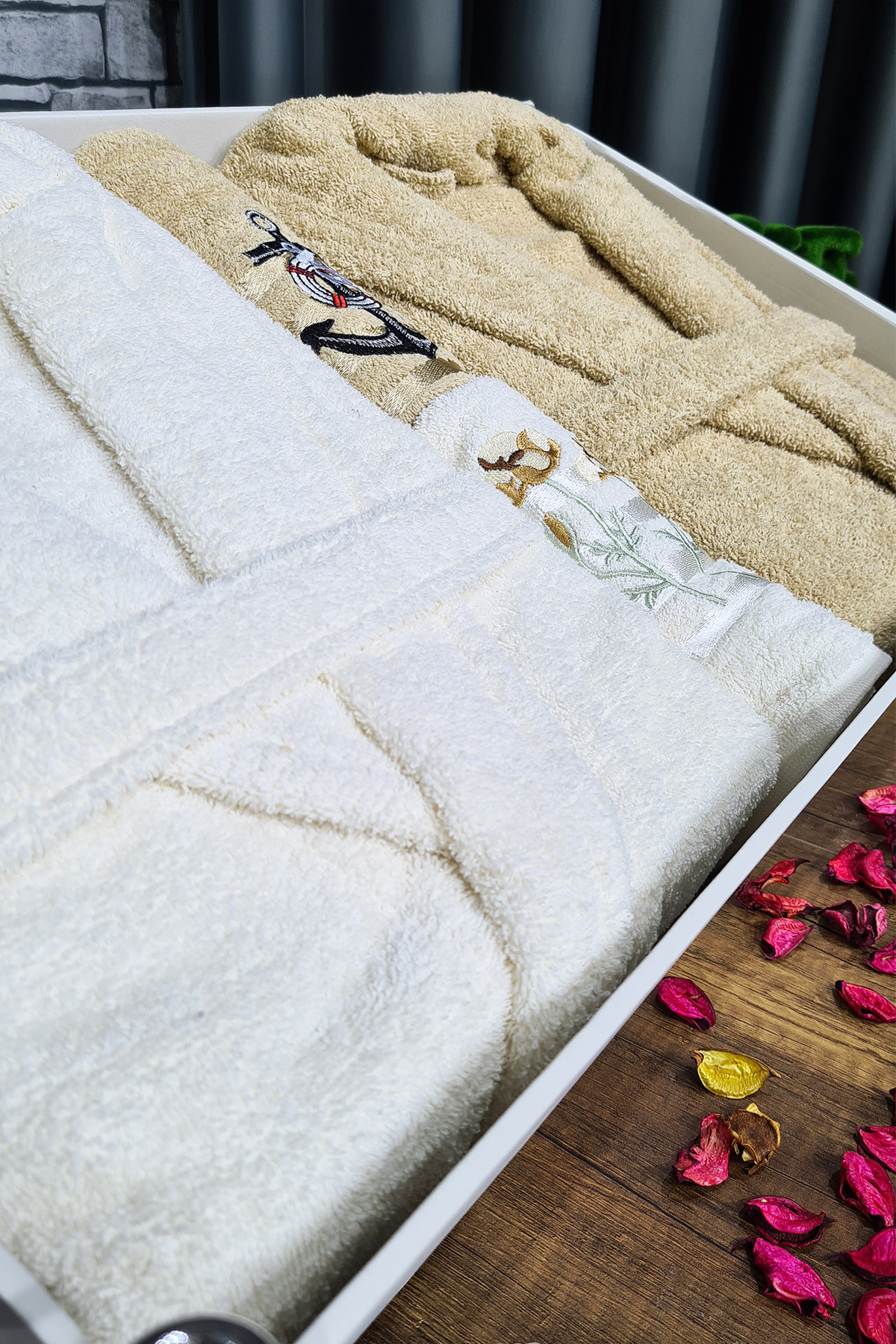 Picture of Çeyizlik Aile Bornoz Seti 4 Parça Krem Cappucino