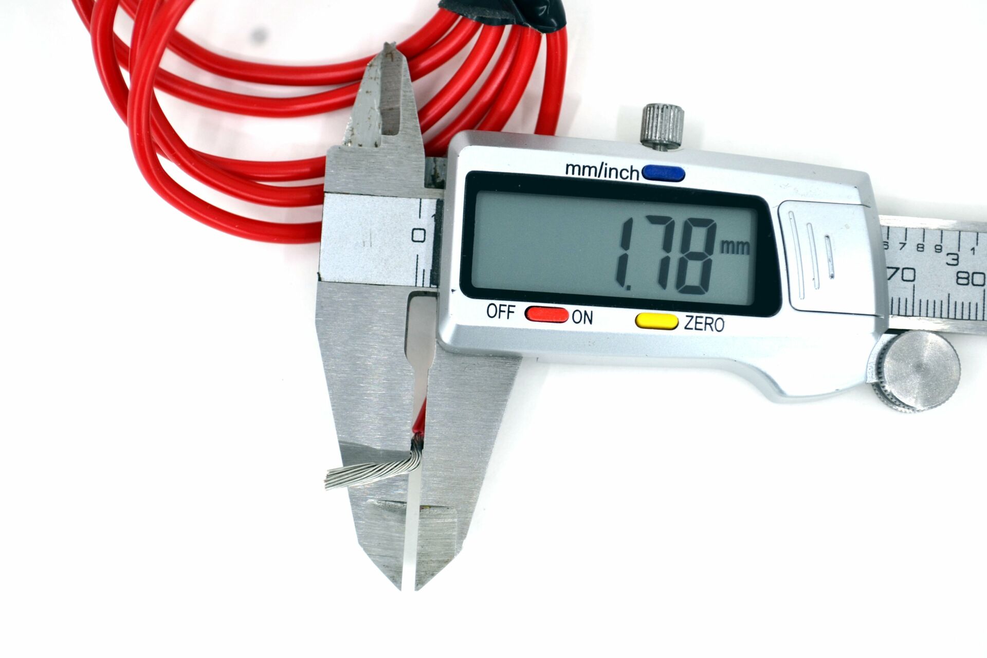 Picture of 2mm² Kırmızı Bakır Kablo Kalaylı Nyaf Marine