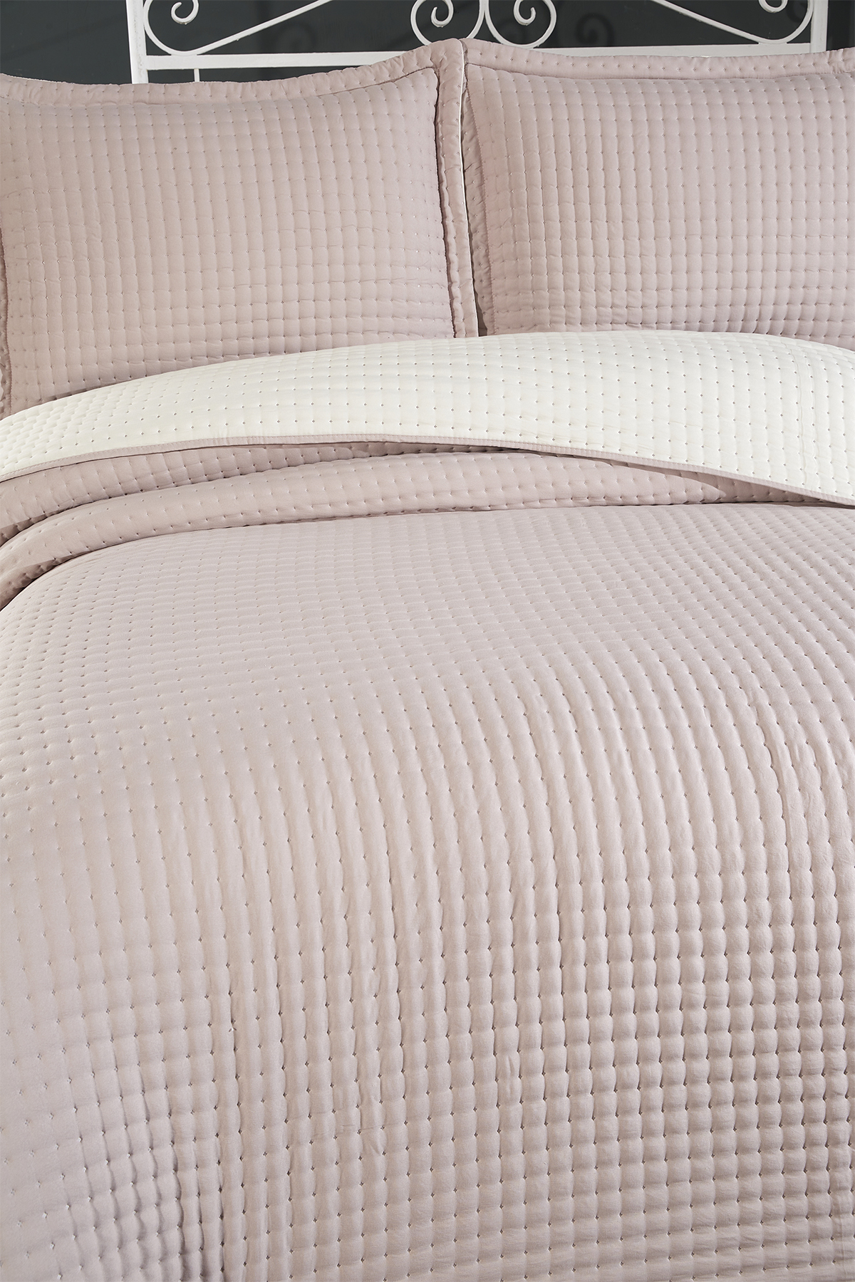 Picture of Elisa Dolgulu Çift Taraflı Çift Kişilik 240x260 Cm Yatak Örtüsü Pudra