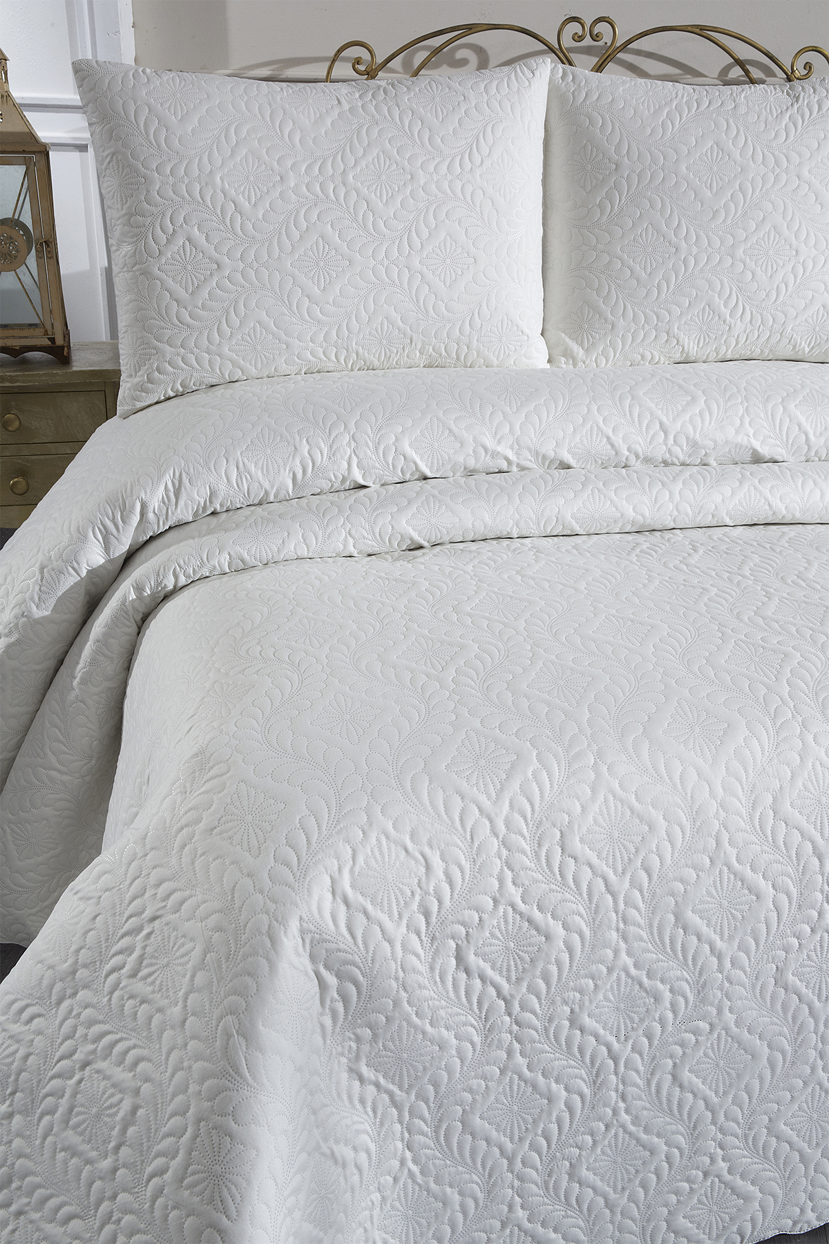 Picture of Ultrasonik Kapitoneli Elite Çift Kişilik Yatak Örtüsü Krem