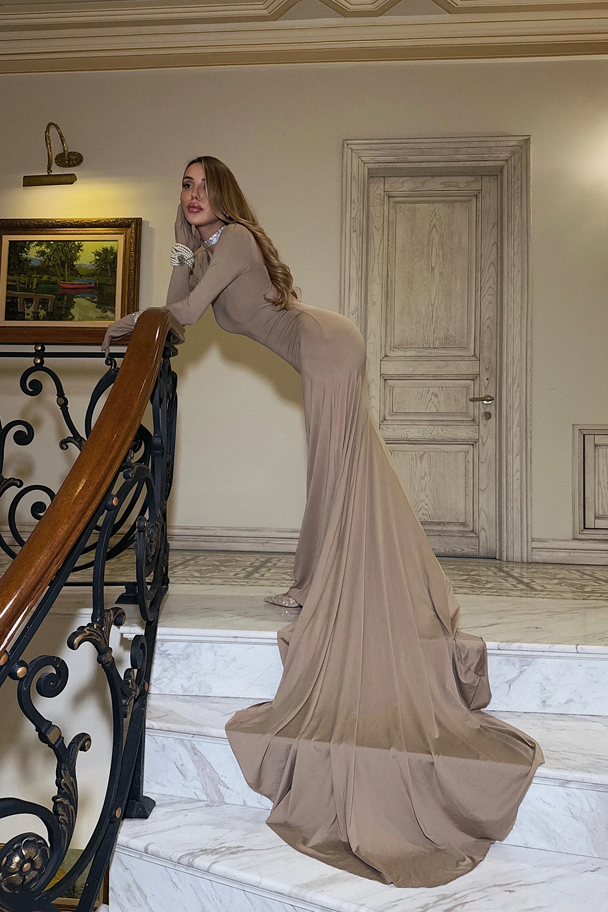 Picture of Beige Maria Long Dress with Low-cut Back and Gloves