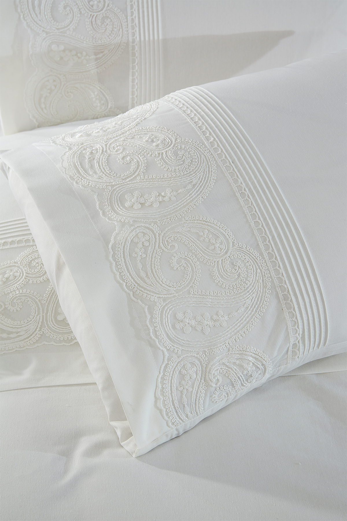 Picture of Şal Fransız Dantelli Nervürlü Nevresim Takımı Krem