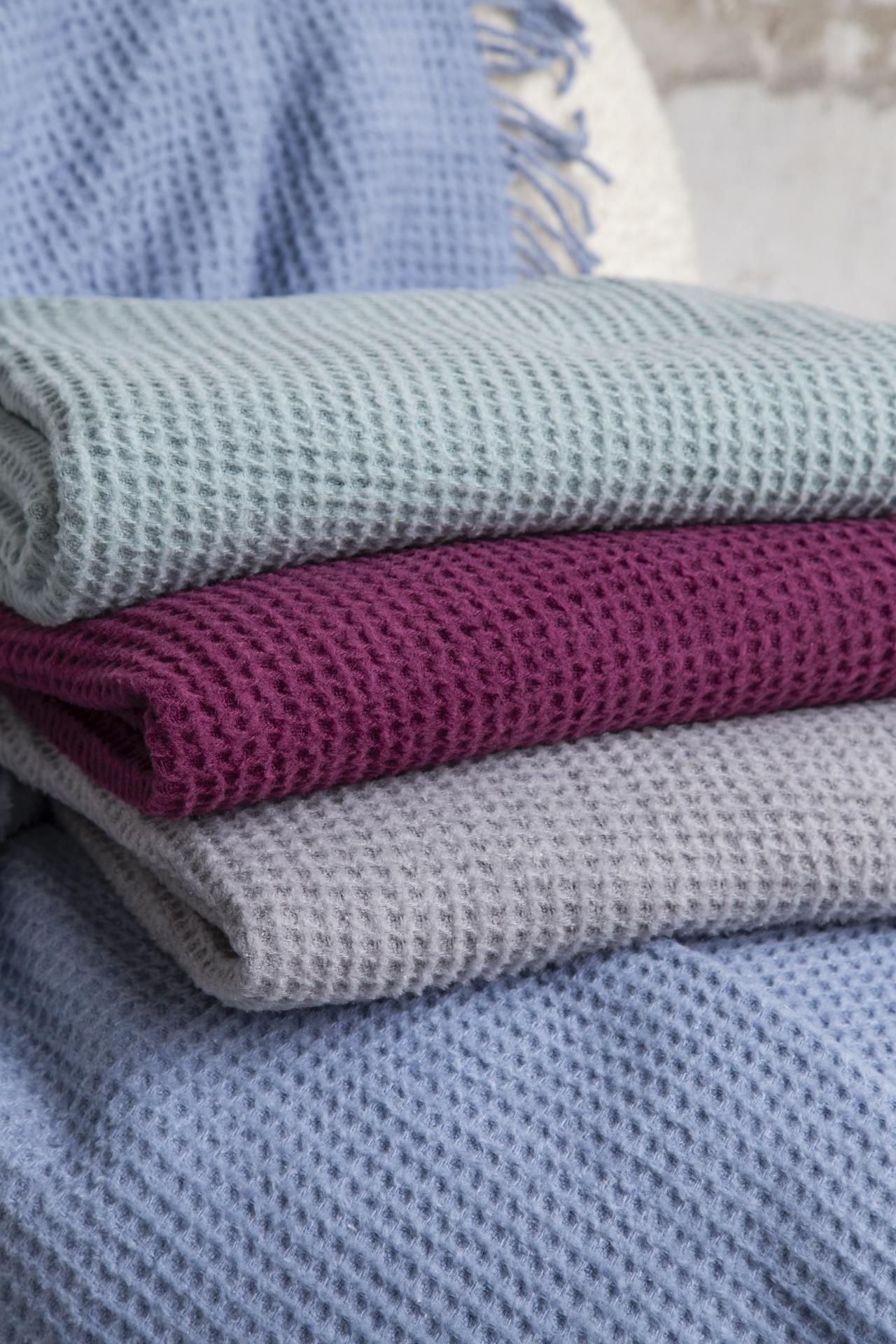 Picture of Aksu Brighton Collection Waffle Püsküllü TV Battaniye 130x170 Açık Mavi