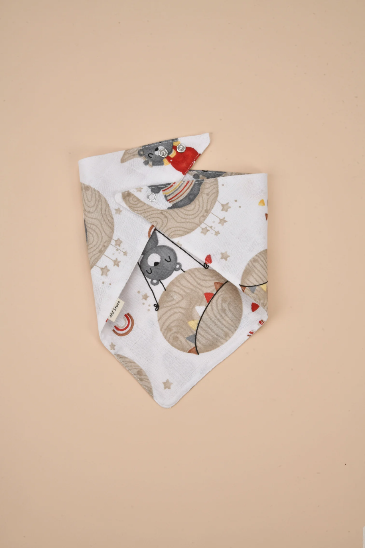 Picture of Organik Sertifikalı Çift Katlı Müslin Mama Önlüğü ve %100 Pamuk Yıldız Emzik Askısı Seti