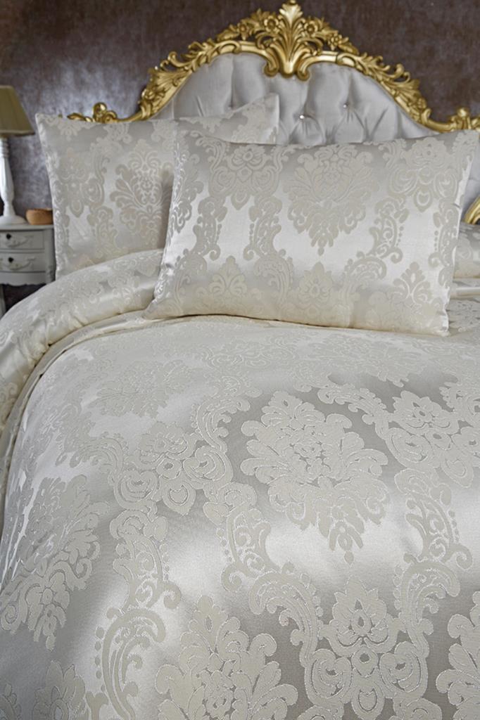 Picture of Toprak Jakarlı Şönil Yatak Örtüsü Krem