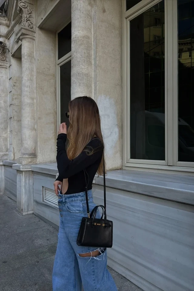 Picture of Black Low-cut Bodysuit