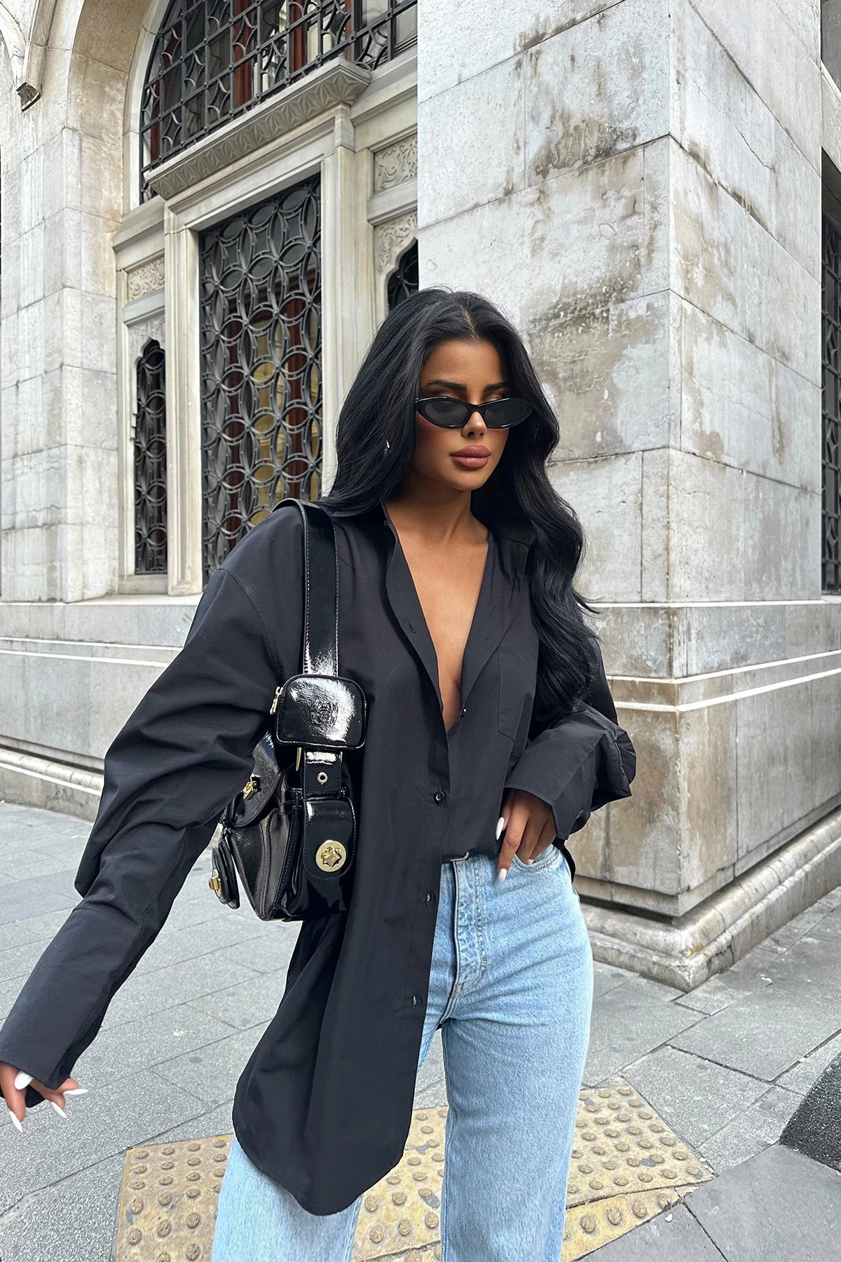 Picture of Black Poplin Pocket Detail Shirt