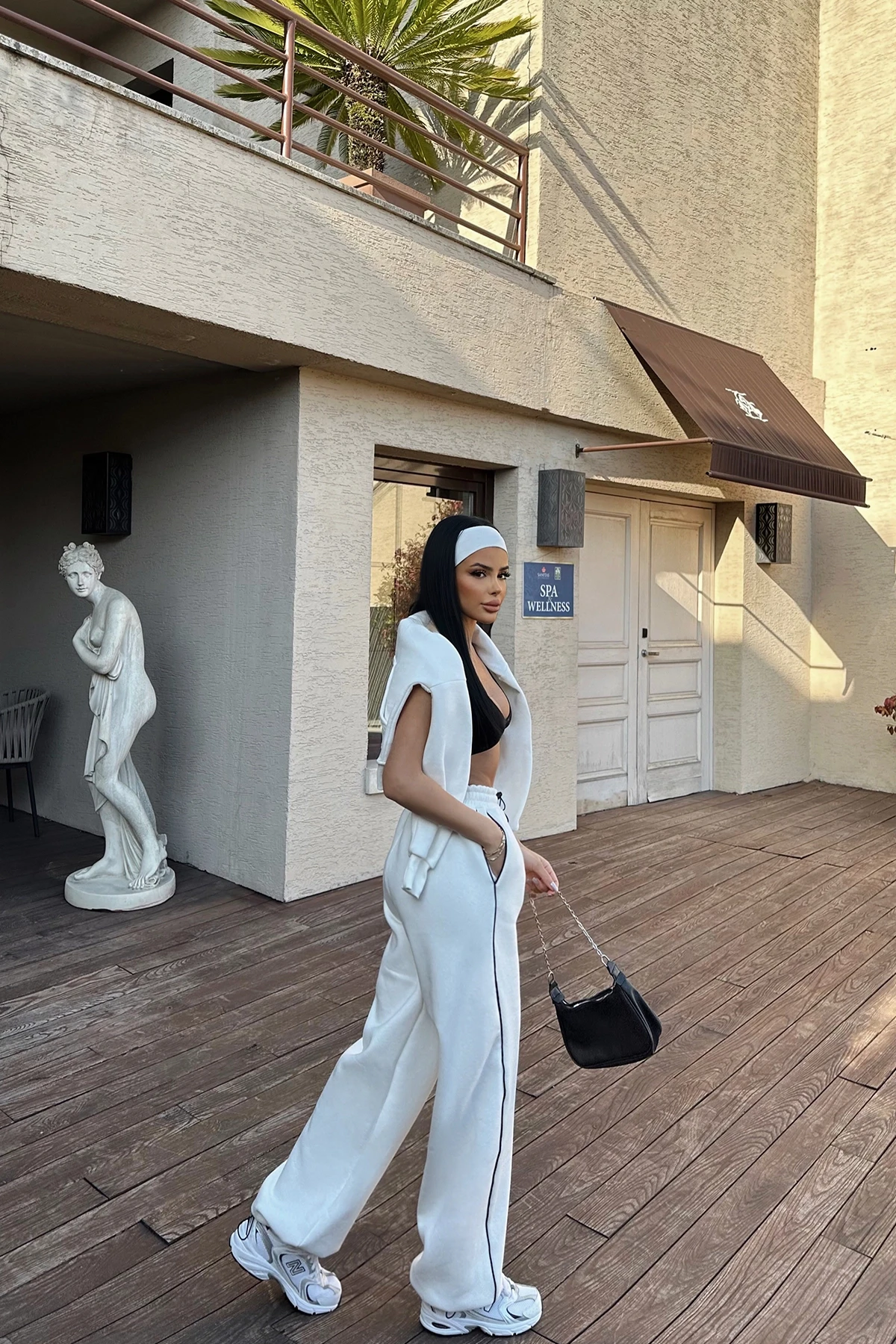 Picture of White Basic Sweatpants