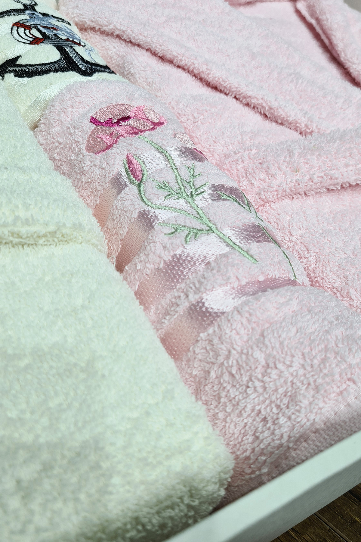 Picture of Çeyizlik Aile Bornoz Seti 4 Parça Krem Pudra