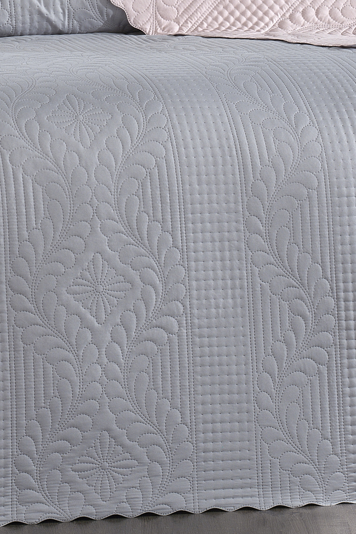 Picture of Ultrasonik Kapitoneli Sanem Çift Taraflı Çift Kişilik Yatak Örtüsü Pudra Gri