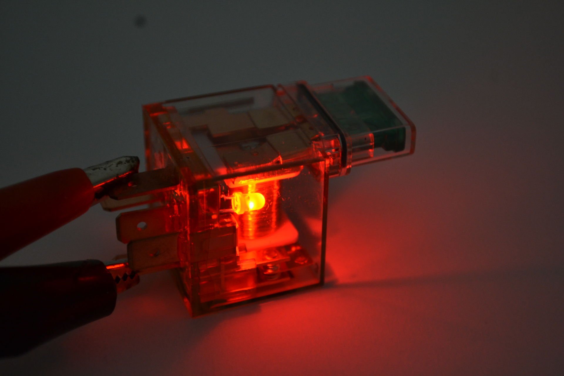 Picture of 12V 60A/80A Şeffaf Mini Röle 5 Fişli Sigortalı Kırmızı Ledli