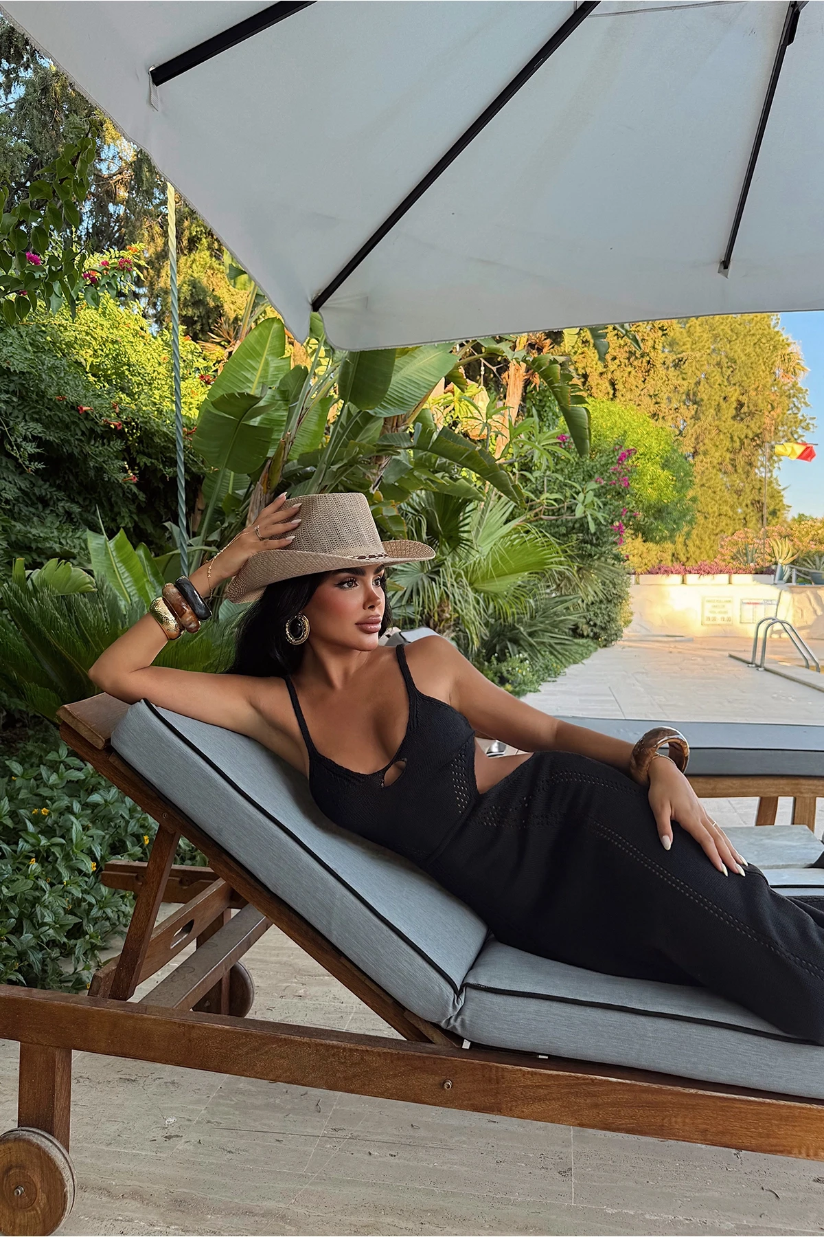 Picture of Black Strapless Window Detail Dress