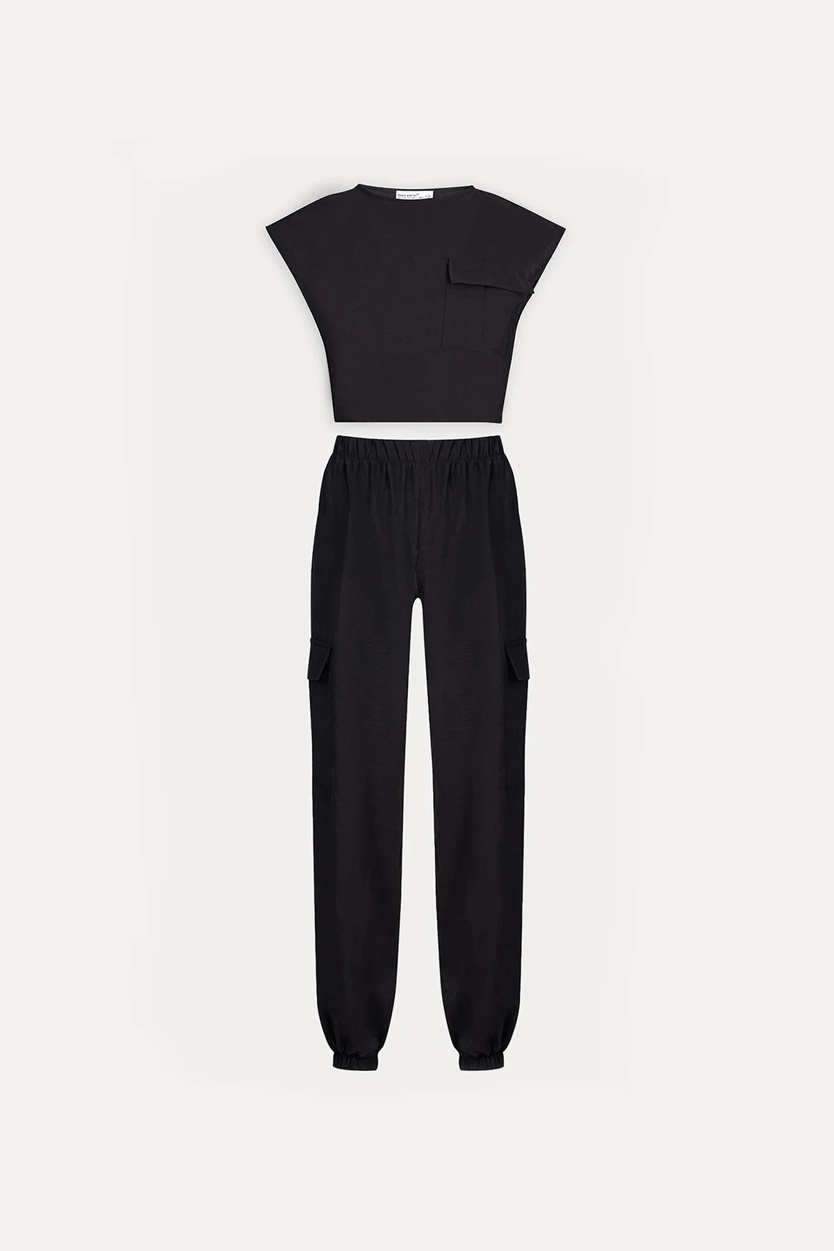 Picture of Black Pocket Detailed Trousers Suit