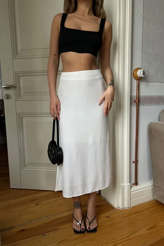 Picture of White Basic Long Skirt