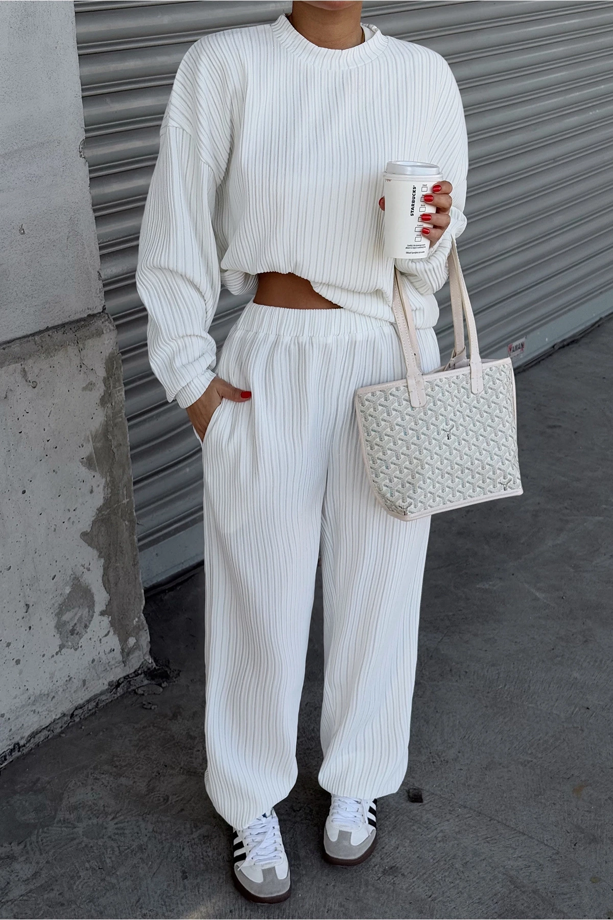 Picture of White Albinia Set