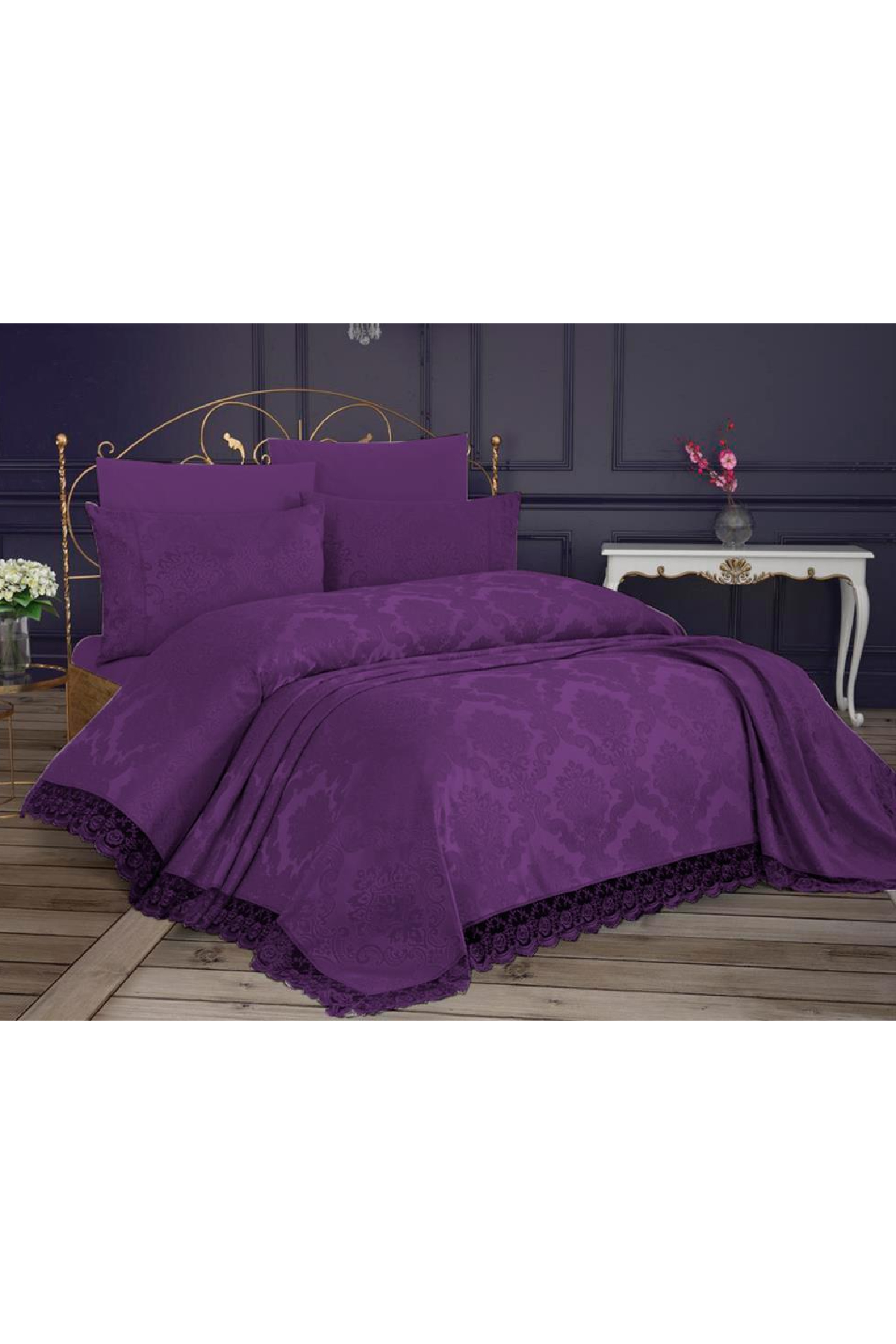 Picture of Fransız Dantelli Kure Yatak Örtüsü Mürdüm