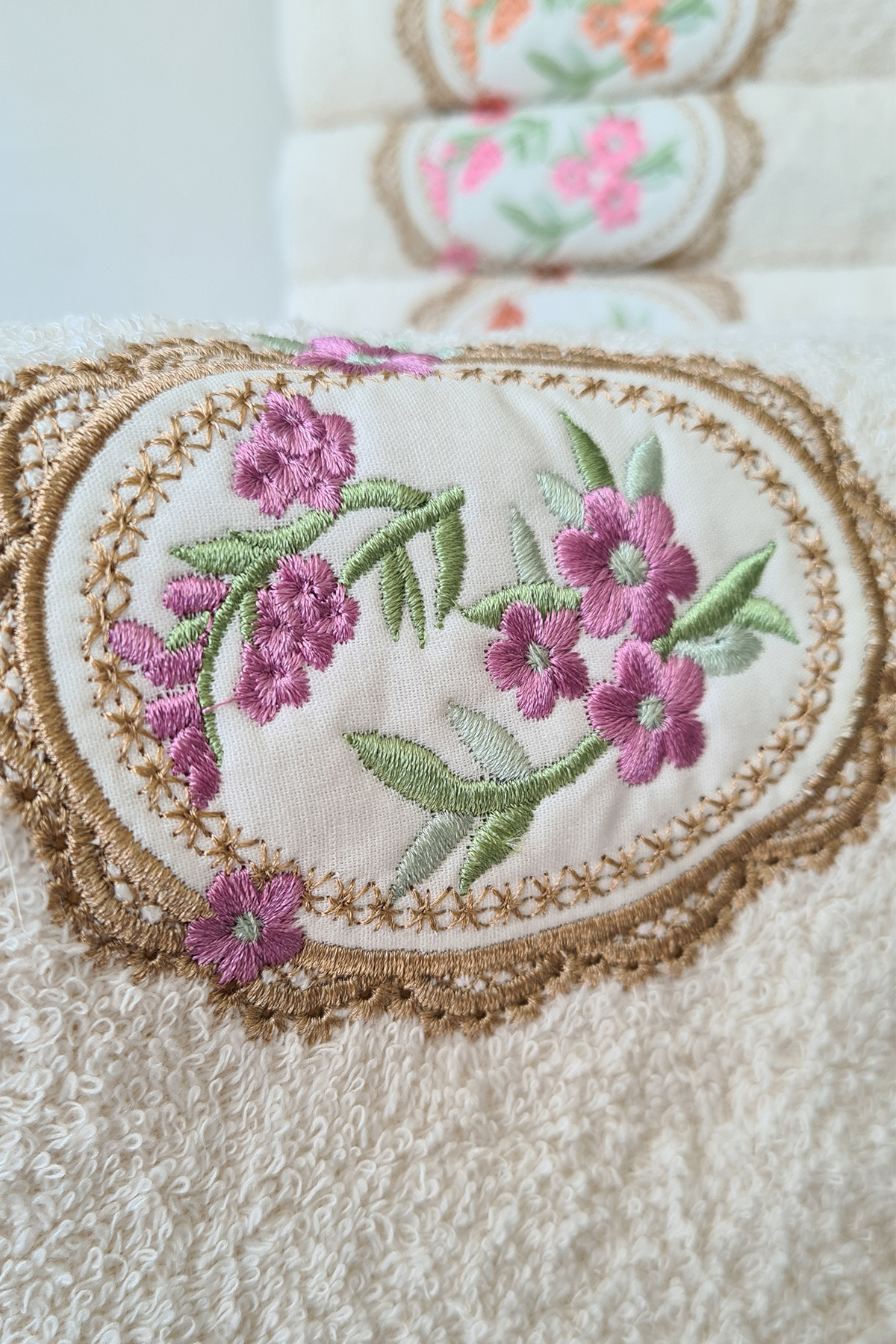 Picture of Gülistan Nakışlı 6 lı El Yüz Havlu Takımı