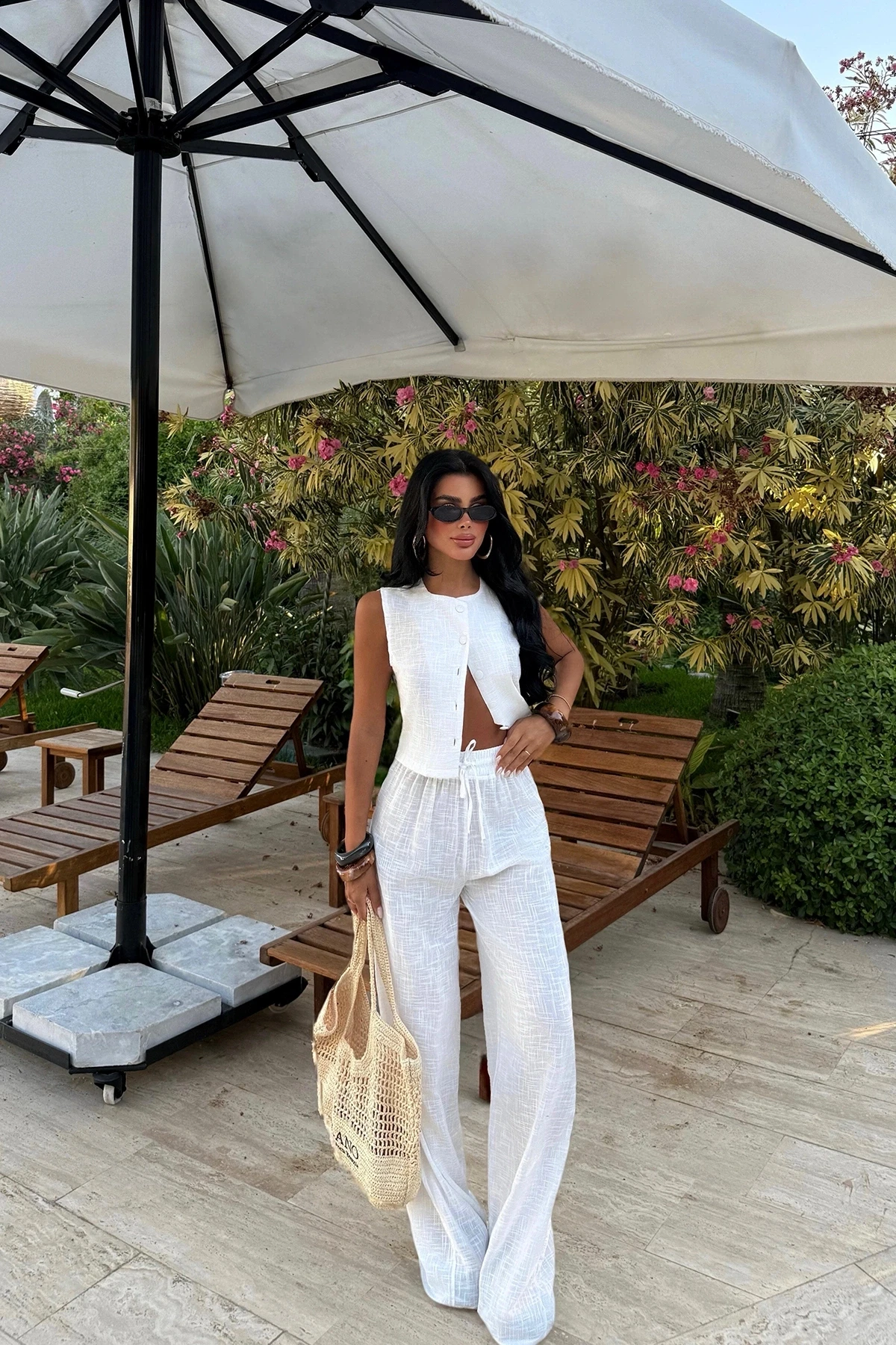 Picture of White Button Detail Suit