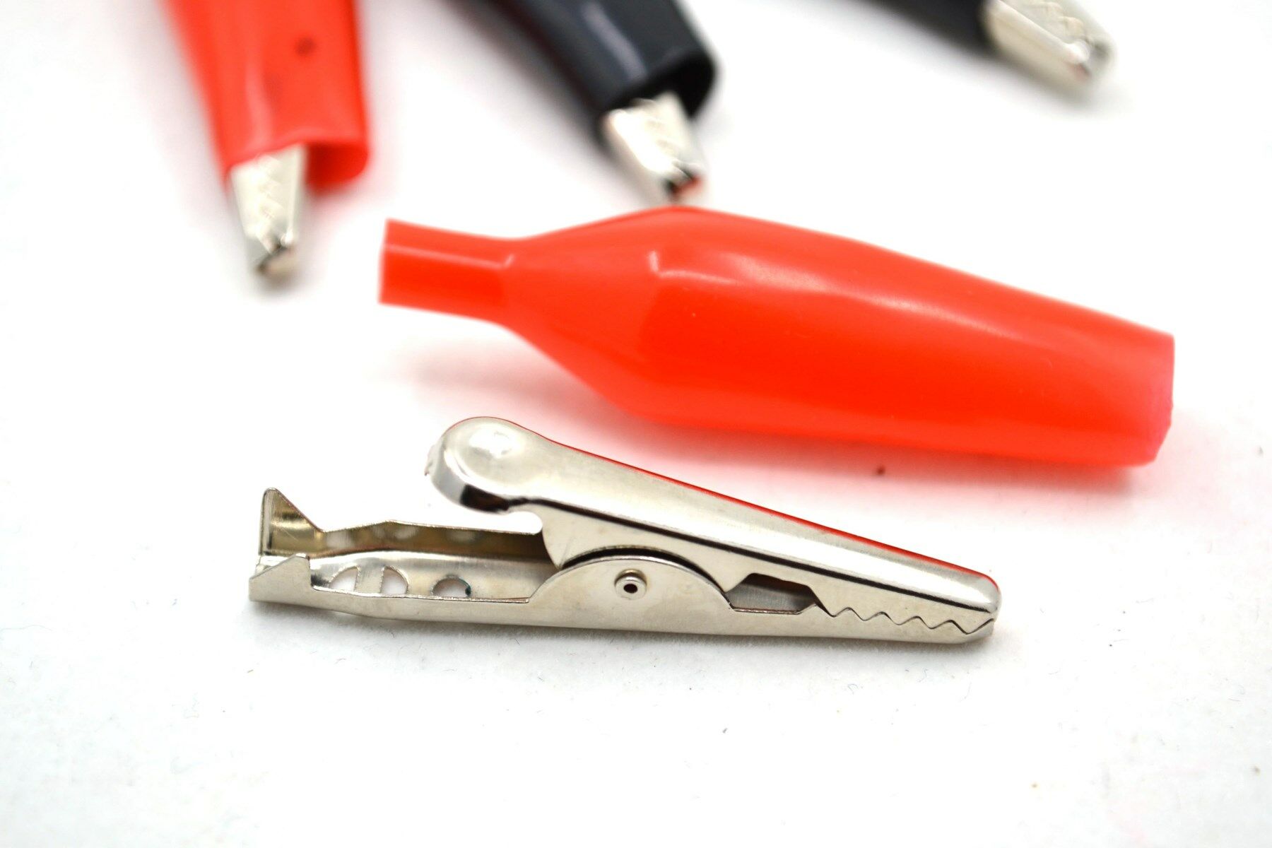 Picture of 1 Takım Krokodil Mini Pense 2 Siyah 2 Kırmızı 4 Adet