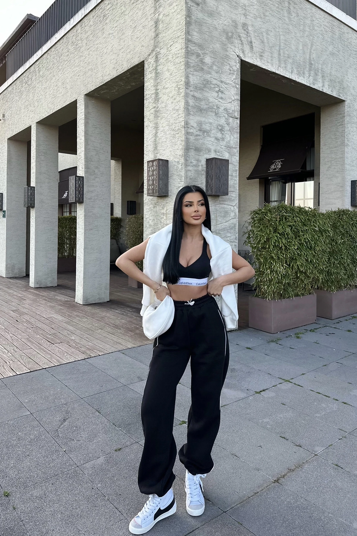 Picture of Black Basic Sweatpants