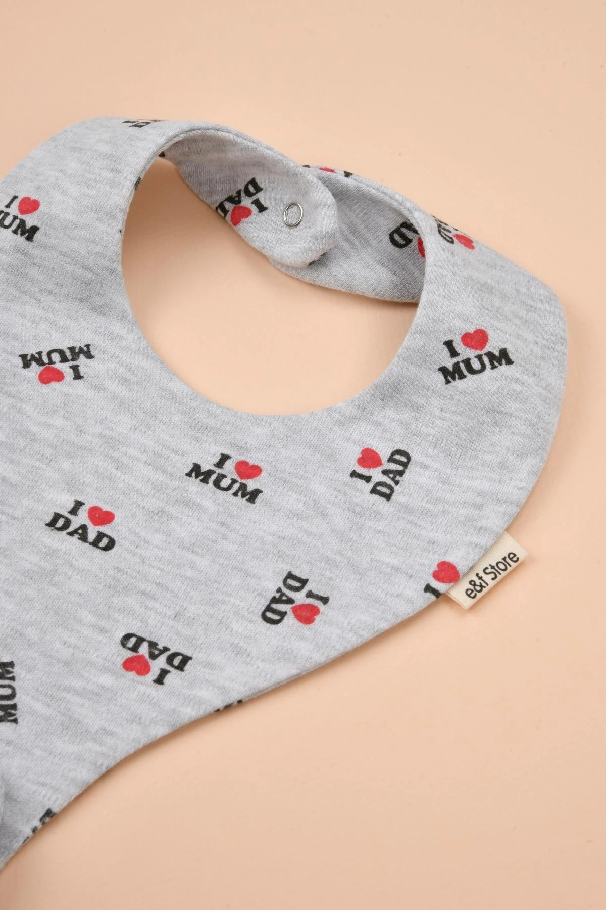 Picture of İkinci Şans - Emzik Tutucu Mama Önlüğü - I Love Dad I Love Mom Desenli Gri Pamuk Kumaş